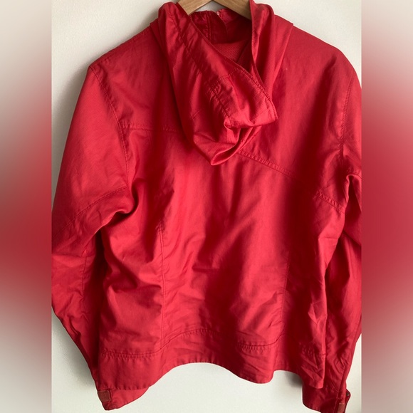 GENTLY WORN WOMEN’S COLUMBIA RED JACKET SIZE: M - Picture 4 of 5